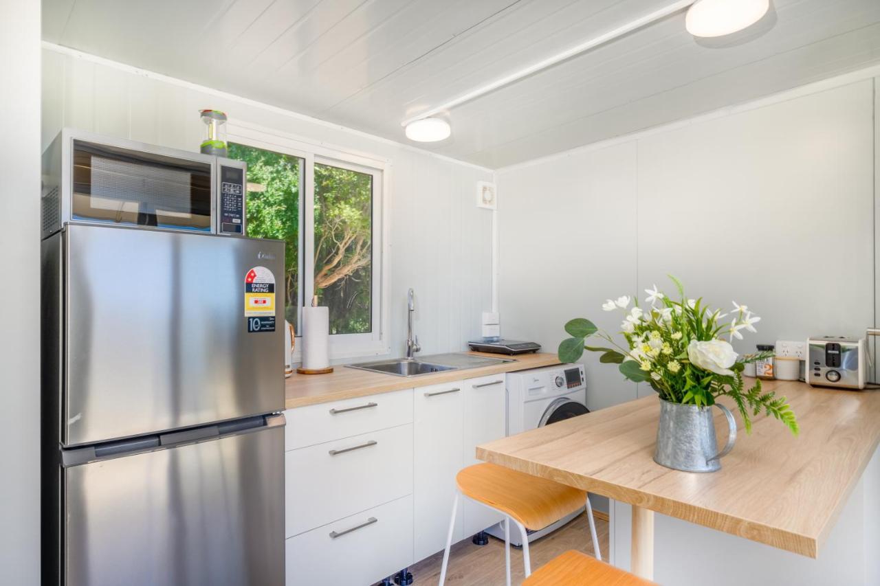 Cosy Cabin To Stay Even Better Than Glamping Pukekohe Экстерьер фото