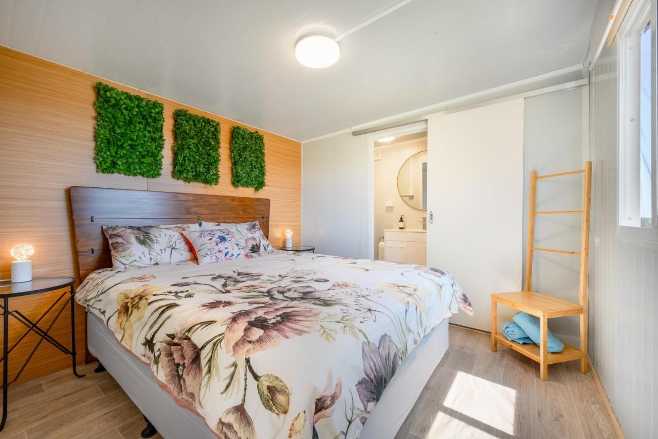 Cosy Cabin To Stay Even Better Than Glamping Pukekohe Экстерьер фото