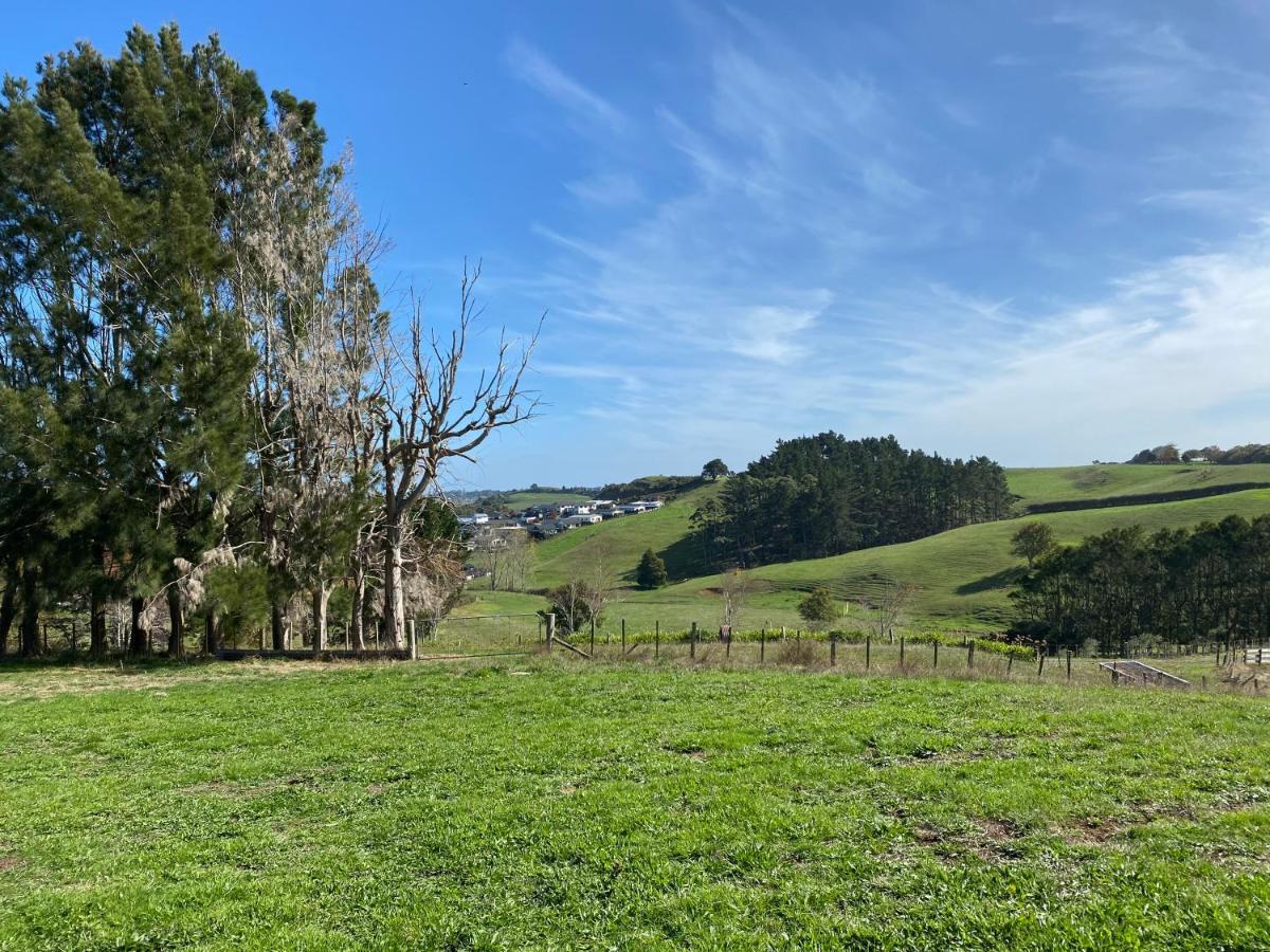 Cosy Cabin To Stay Even Better Than Glamping Pukekohe Экстерьер фото